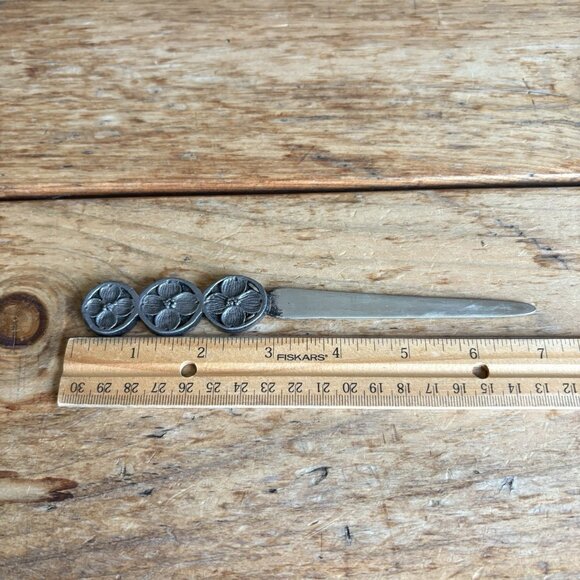 Metzke Pewter Vintage 1985 Letter Opener Floral Dogwood Flower - Picture 4 of 4
